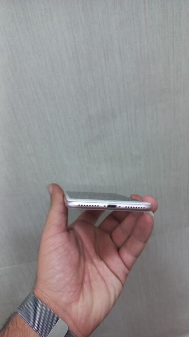 Digər mobil telefonlar: Satılır: 3 ədəd smartfon (şəkillərdə) 1) Apple iPhone (qara rəng) - — 29