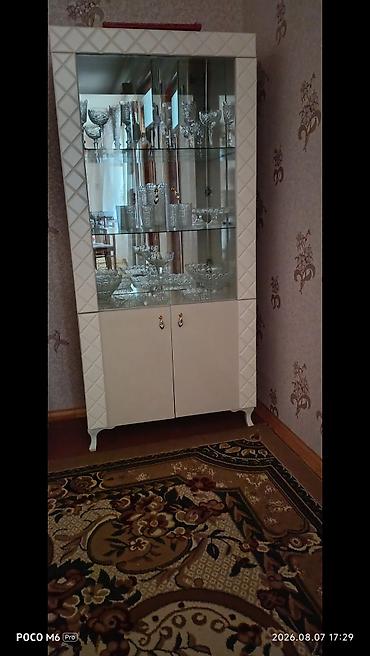 islenmis skaf: Şüşəli dolab vitrini, İşlənmiş — 2