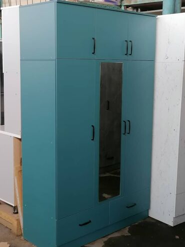 Шифоньеры: Шкаф трёх дверные. высота 2,15 Ширина 1,30 глубина 52 Цена 12500 — 23