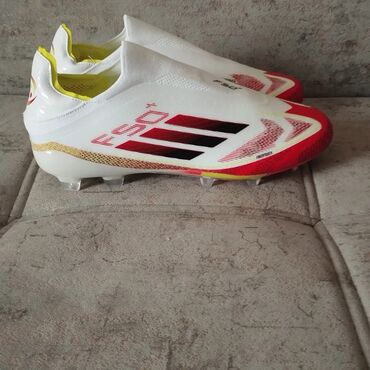 Adidas F50 Butsi Çeviklik və sürət üçün dizayn edilib çox yüngül
