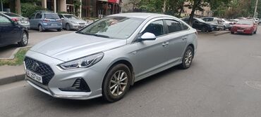 Легковой транспорт: Сдаю в аренду: Легковое авто, Под такси