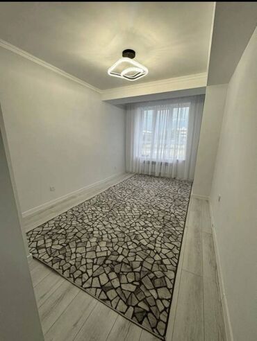 продается 3 комнатная квартира политех: 1 комната, 37 м², Элитка, 3 этаж, Евроремонт