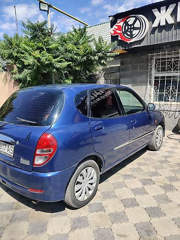 Продажа авто: Daihatsu Storia: 2003 г., 0.1 л, Механика, Бензин, Хэтчбэк — 1