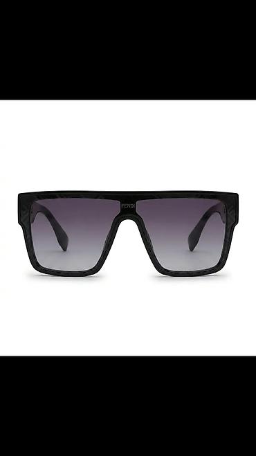 Eynəklər: Gün eynəyi, Ray-Ban — 2