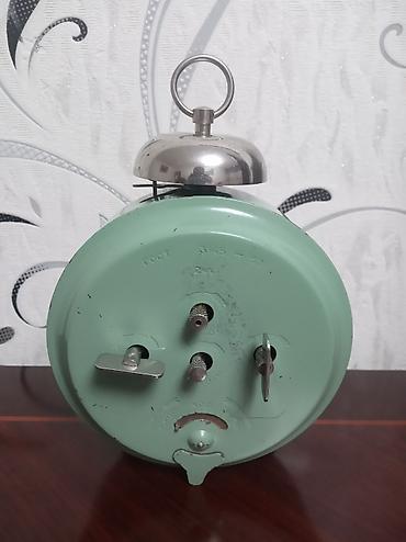 Антикварные часы: Продам антикварные часы, СССР, рабочие. Цена 3000 сом каждый, без — 9