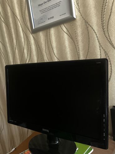 Настольные ПК и рабочие станции: VGA dır, LG tam işlək vəziyyətdədir