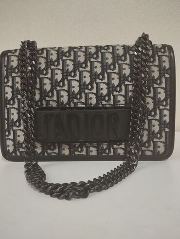 Donlar: SUMKA DİOR alınıb 120 azn — 1