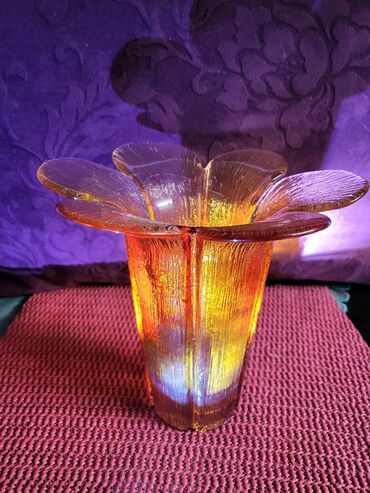 Ostali kućni dekor: Vaza nova iz 60,70ih. Samobor kristal,led kristal,rucni rad. Sve na na lalafo.rs — 8 Ostali kućni dekor: Vaza nova iz 60,70ih. Samobor kristal,led kristal,rucni rad. Sve na — 8