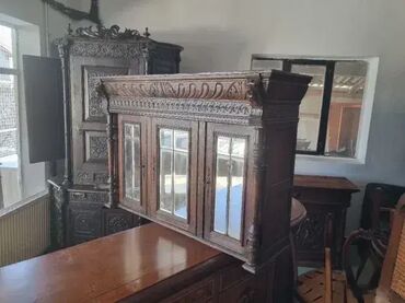 Stilske vitrine: Odlicna viseca viteina Visina 86 cm Sirina 128 cm Dubina 40 cm na lalafo.rs — 2 Stilske vitrine: Odlicna viseca viteina Visina 86 cm Sirina 128 cm Dubina 40 cm — 2