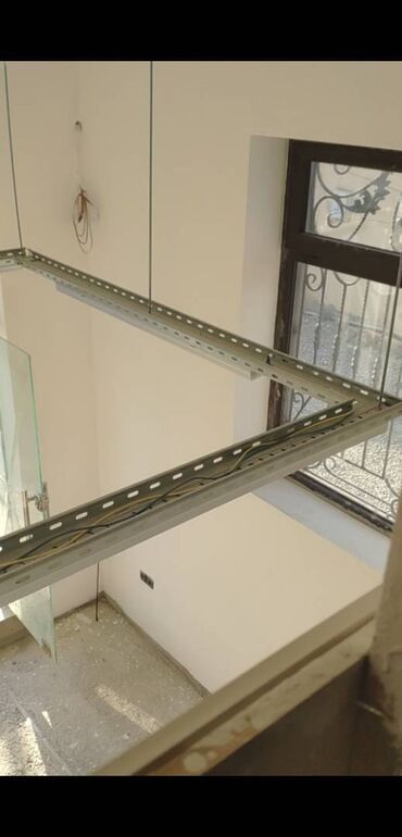 Mağazalar: Tam təmirli sanuzelli mətbəxi olan yaşayışlı ərazinin girişində — 8