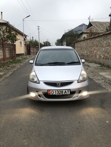 аренда honda fit: Honda Fit: 2003 г., 1.3 л, Вариатор, Бензин, Хэтчбэк