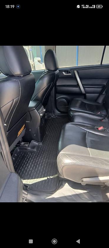 третий ряд сидения: Toyota Highlander: 2012 г., 3.5 л, Автомат, Бензин, Кроссовер — 2