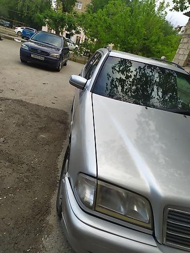 mercedes c230 kompressor 1998: Mercedes-Benz C-Sinif Universal (W202) – gümüş rəng • Kuzov: universal — 6