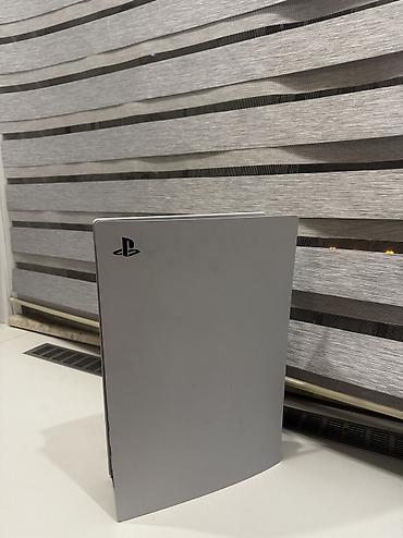 PS5 (Sony PlayStation 5): Playstation 5. 1Tb 2 joystik üzerinde verilir. Joystilde analog — 2