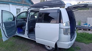 авто сатуу: Toyota Voxy: 2004 г., 2 л, Вариатор, Бензин, Вэн/Минивэн — 3