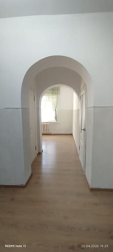 Продажа коттеджей и домов: Срочно Срочно ПРОДАЮ 🔥🔥🔥 добротный мансардный 🏡 ДОМ в ж/м Ак Орго📍 4 — 14