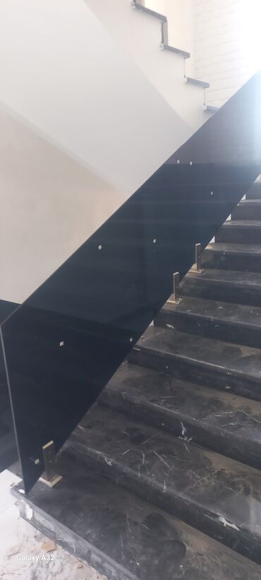 Pilləkən məhəccərləri: Şüşə məhəccər.150 azn den başlayan qiymətlər.vhatsap aktivdir -da lalafo.az — 8 Pilləkən məhəccərləri: Şüşə məhəccər.150 azn den başlayan qiymətlər.vhatsap aktivdir — 8