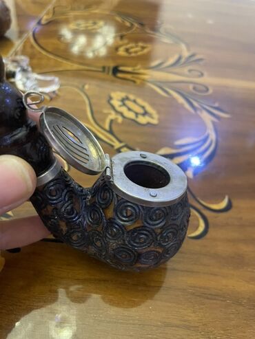 Qəlyan, vayp və aksesuarları: Əl işi tütün qəlyan qədimi.Bir ededi 105 manat -da lalafo.az — 10 Qəlyan, vayp və aksesuarları: Əl işi tütün qəlyan qədimi.Bir ededi 105 manat — 10