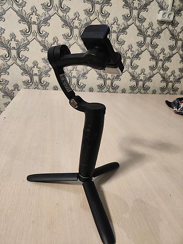 Другие аксессуары для фото/видео: Трёхосевой стабилизатор для смартфона с собственной экшн‑камерой в — 6