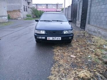 Volkswagen: Volkswagen Passat Variant: 1994 г., 1.8 л, Механика, Бензин, Универсал