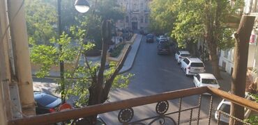 Uzunmüddətli kirayə mənzillər: Səbail rayonu, İçərişəhər metrosu yaxınlığında, Axundov bağının — 2