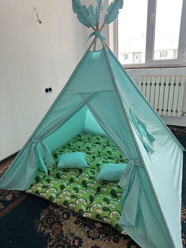 чабанский палатка: 🤔Интересно, вы строили в детстве домики, палатки, шалаши из подручных