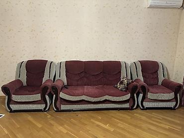 Klaasik üslubda 3 hissəli yumşaq mebel dəsti - Komplekt: 1 üçlü divan