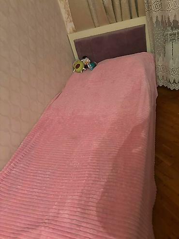 fabrik mebel: Çarpayı satılır matras daxil. Yeni kimidir. Qiymət: 120 AZN. Ünvan — 1