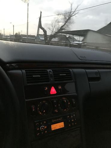 Mercedes-Benz: Mercedes-Benz E-Class: 2001 г., 2 л, Механика, Бензин, Седан — 7