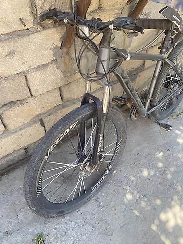 velosiped 28: VEGAS hardtail dağ velosipedi - Geniş alüminium çərçivə, yuxarı — 1