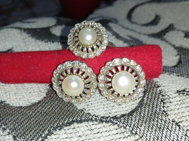 помолвочное кольцо: Продам красивый новый набор серьги и кольцо серебро 925 пробы в