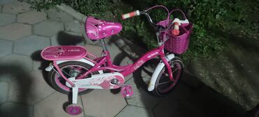 Велосипеды: Велосипед 🚲 от 5 лет и старше, для девочек. Находится в районе