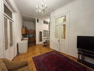 Köhnə tikili: Bakı, 3 otaqlı, Köhnə tikili, m. 28 may, 120 kv. m — 12