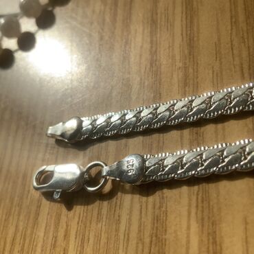gümüş üzükler: Boyunbağı, Tiffany, Gümüş