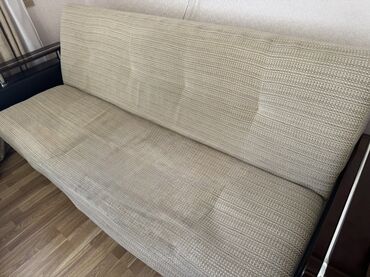 Divan və kreslo dəstləri: Klassik divan, Divan