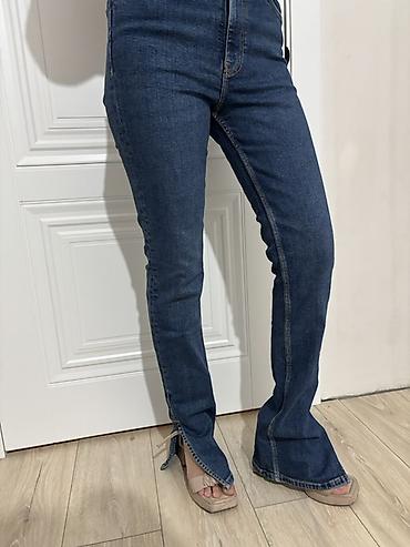 трико шым: Джинсы, Клеш, Zara basic, Высокая талия, С разрезом, S, M — 1