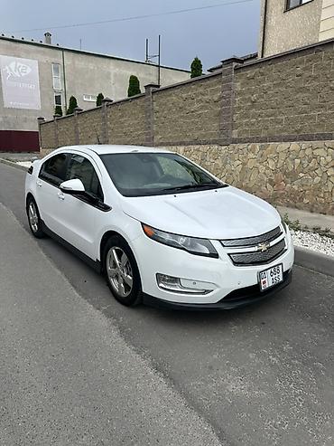212: Chevrolet Volt: 2012 г., Гибрид, Хэтчбэк — 2