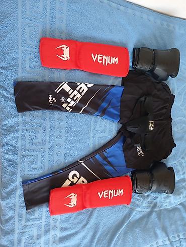 venum şort: MMA/döyüş idmanı üçün tam dəst Tərkib: - Boks əlcəkləri, qara rəng — 2