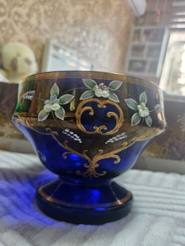 Digər dəstlər və servizlər: Zər ifa incəsənəti üslubunda dekorativ şüşə dəst - Tərkib: 1 ədəd iri — 13