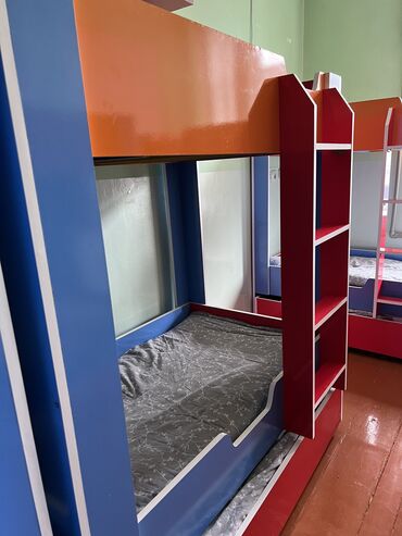 б у двухъярусные кровати детские в Кыргызстан | ДЕТСКИЕ КРОВАТИ: Продаём детские двухъярусные кровати в хорошем состоянии👌 Они не