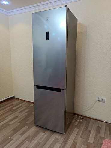 Холодильники: Холодильник Indesit, Б/у, Двухкамерный, No frost, 60 * 2 * 60