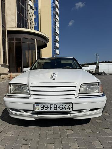 honda civic abs: Mercedes-Benz C 230: 2.3 l | 1999 il Sedan — 1