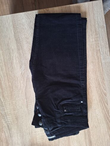 crna kosulja i sive pantalone: S (EU 36), Spušteni struk, Drugi kroj pantalona