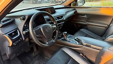 Lexus: Lexus UX: 2018 г., 2 л, Автомат, Бензин, Кроссовер — 8