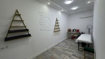 сдам в аренду парикмахерскую: Ижарага берем Салондогу кабинет, 50 кв. м, Каш чебери үчүн, Лешмейкер үчүн, Маникюр чебери үчүн