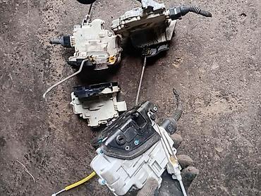 Auto-delovi: UNUTRASNJE I SPOLJNE BRAVE ZA AUDI A4 OD 2005. DO 2008. GOD. | — 2