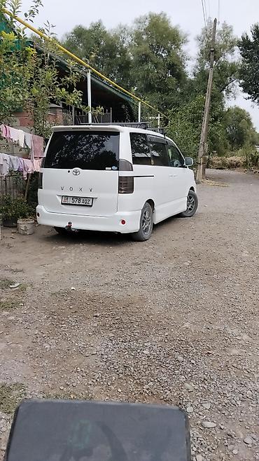 Voyah: Toyota Voxy: 2003 г., Минивэн — 5