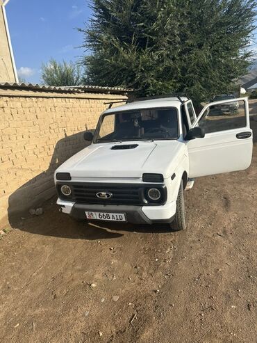 купить диски штампованные r15: Белый внедорожник LADA Niva 4x4 с тремя дверями, идеально подходящий
