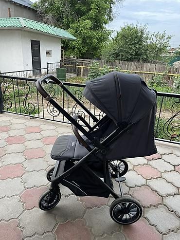 детский коласка: Прогулочная коляска Kidilo (надпись на подножке) в темно‑сером цвете — 3