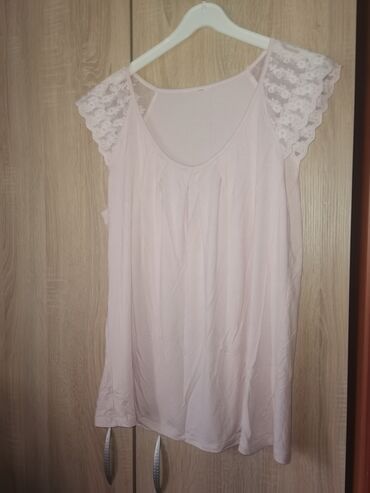 bershka majice kratkih rukava: L (EU 40), Viscose, color - Pink